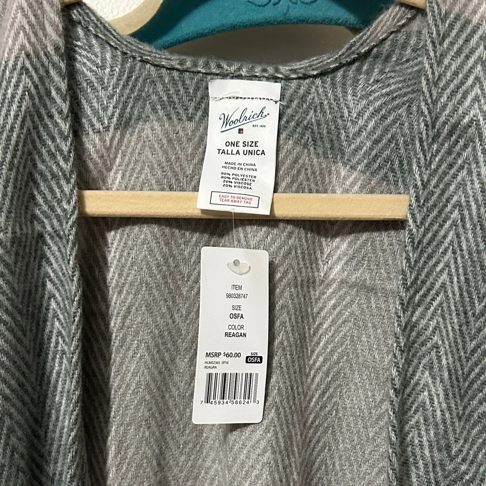 Woolrich Gray Chevron‎ Pattern Poncho